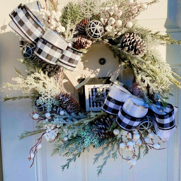 Christmas Flocked Pine Wreath - Picture 3 of 6